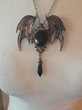 Restyle Della Morte Gothic Vampire Bat Broach Pendant Necklace